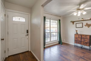  Photo 4