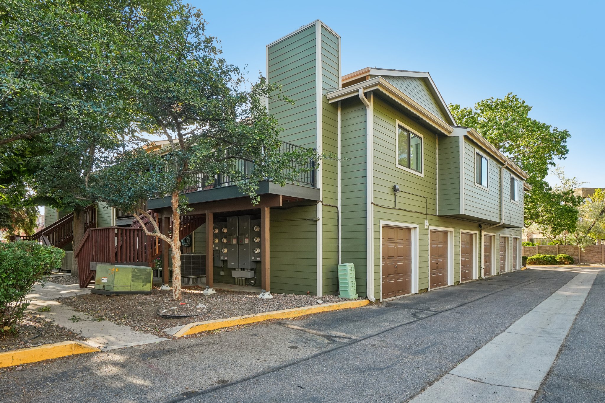 S Forest St 1-201-S2607-002.jpg
