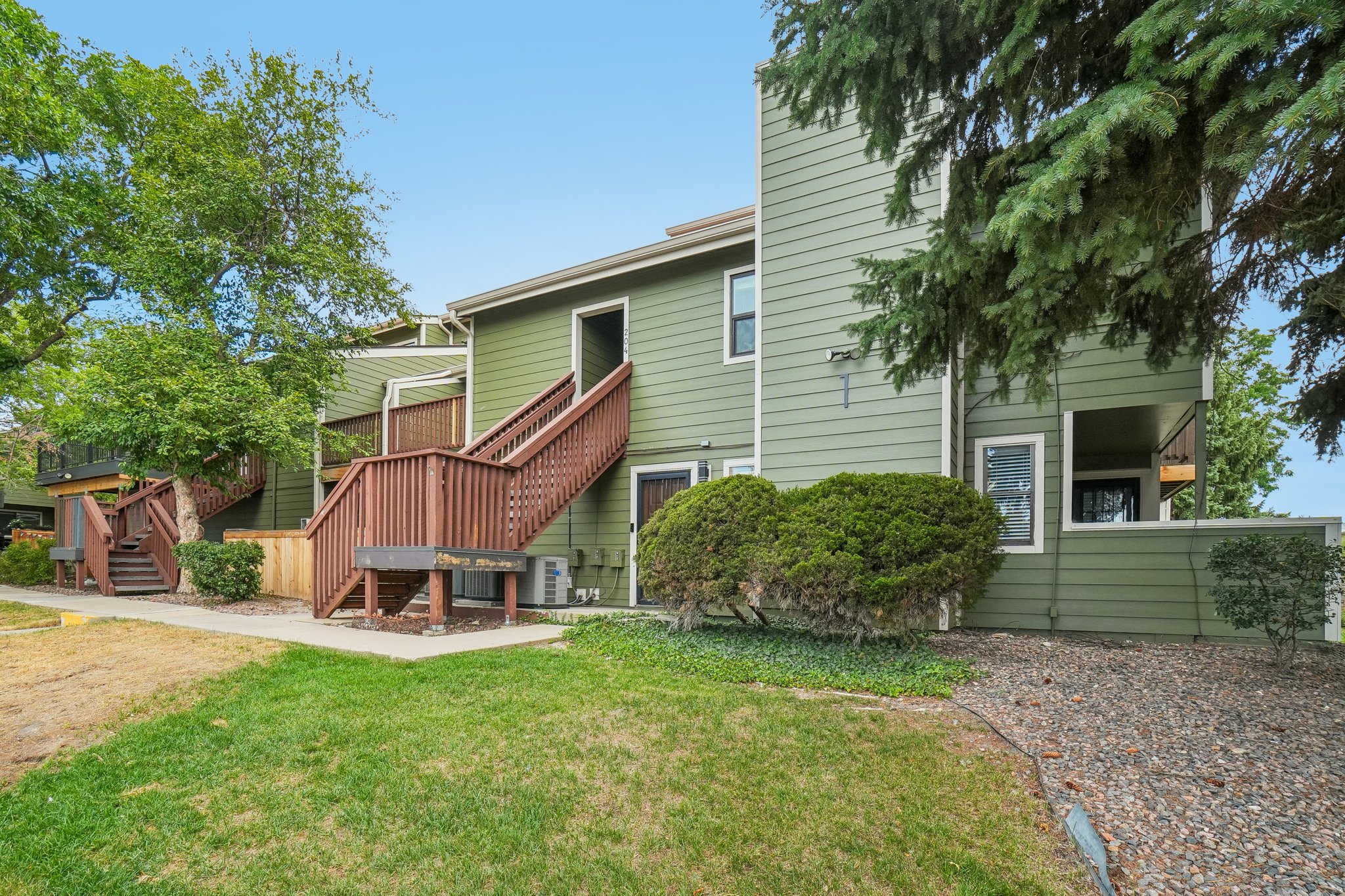 S Forest St 1-201-S2607-027.jpg