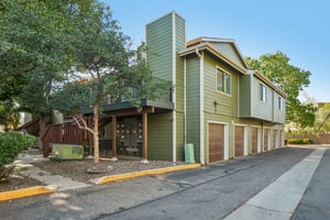 S Forest St 1-201-S2607-002.jpg