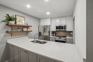 S Forest St 1-201-S2607-011.jpg