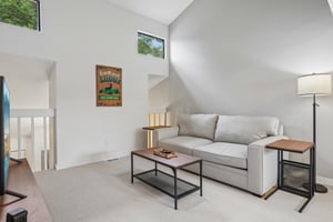 S Forest St 1-201-S2607-017.jpg