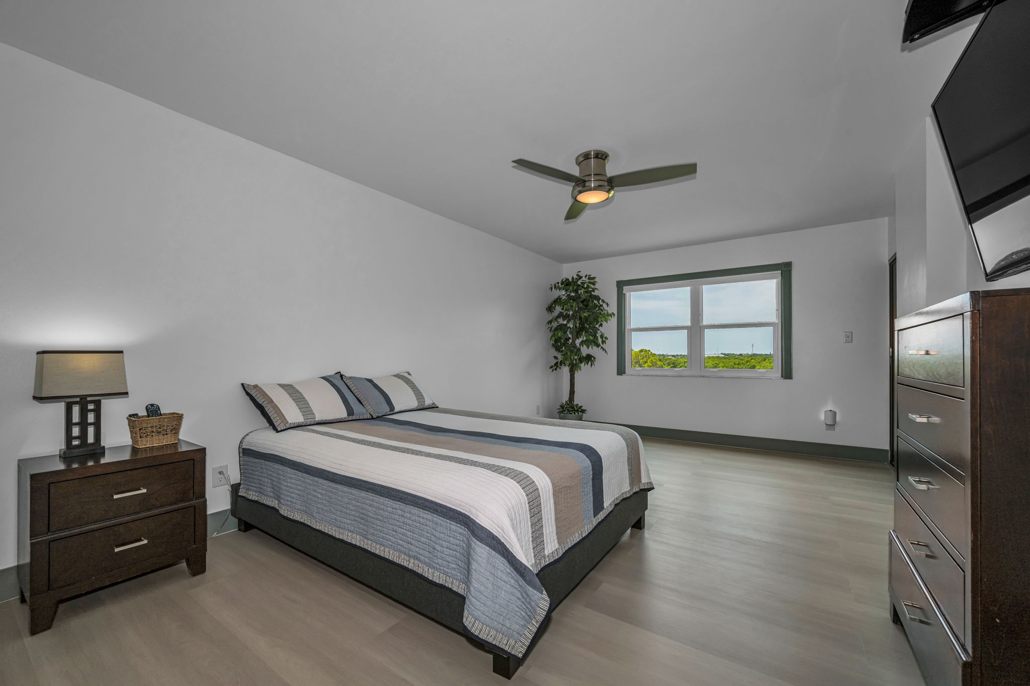 Primary Bedroom 1a