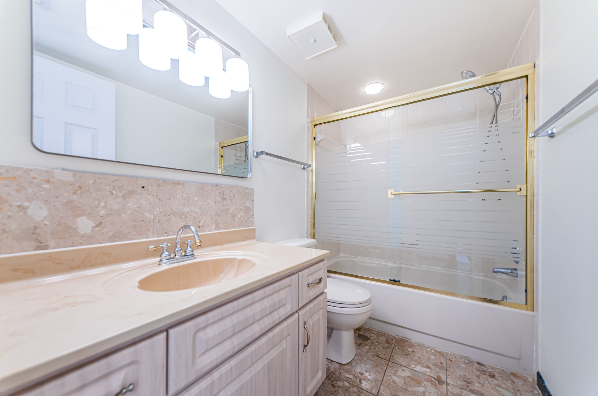 Bathroom 2a