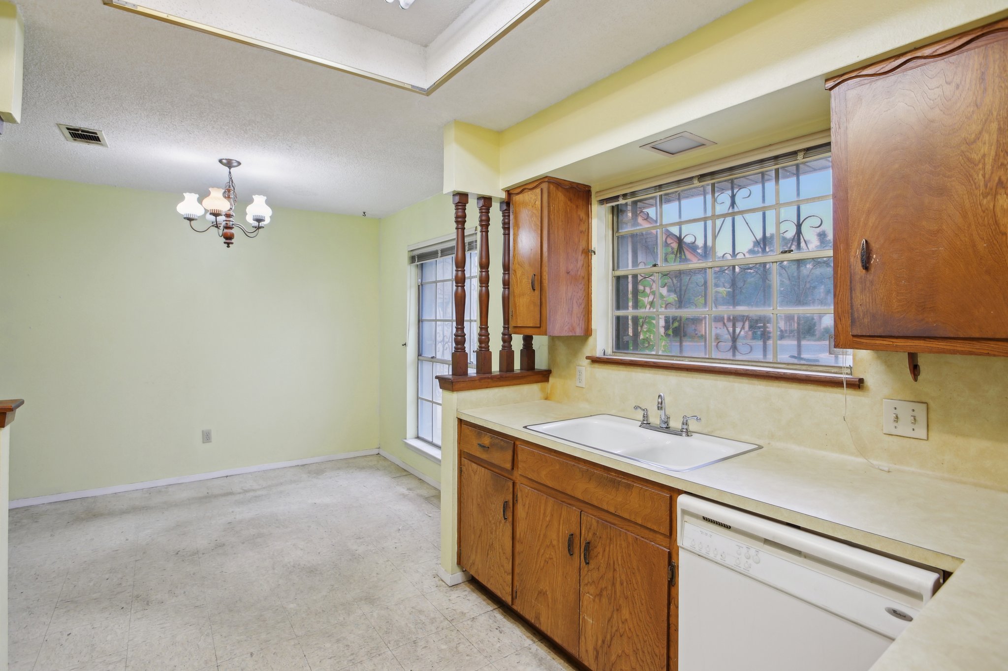 Salem Hill Dr-2605-012.jpg