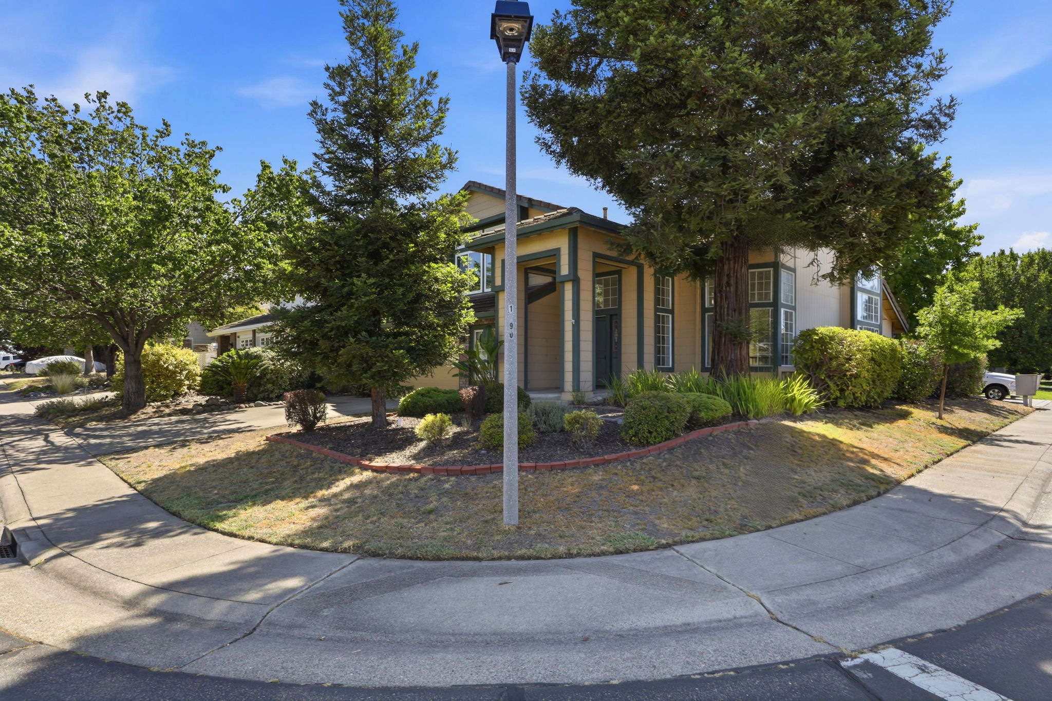 003_F8_5400 Sandpiper Ct
