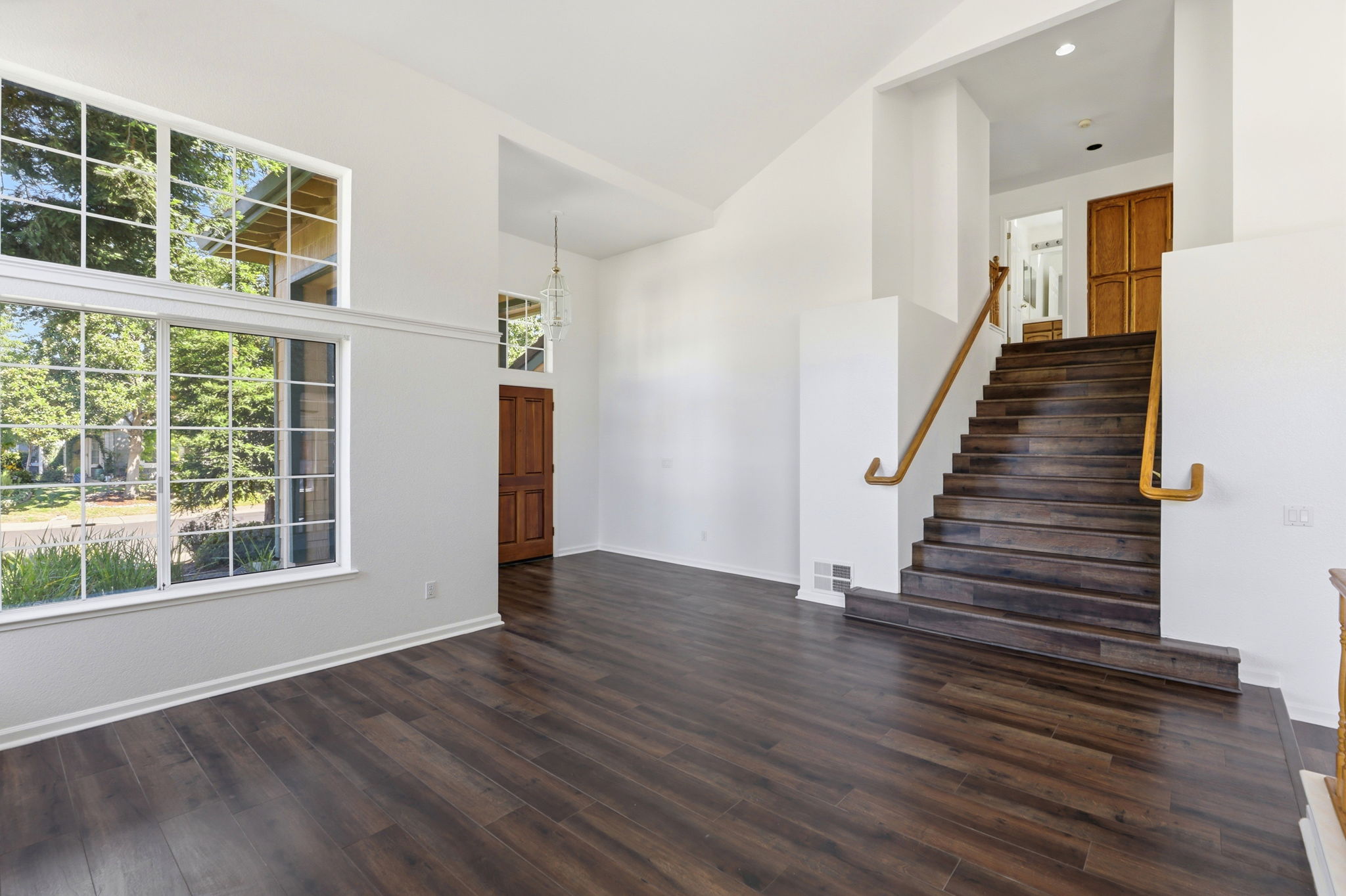009_F8_5400 Sandpiper Ct