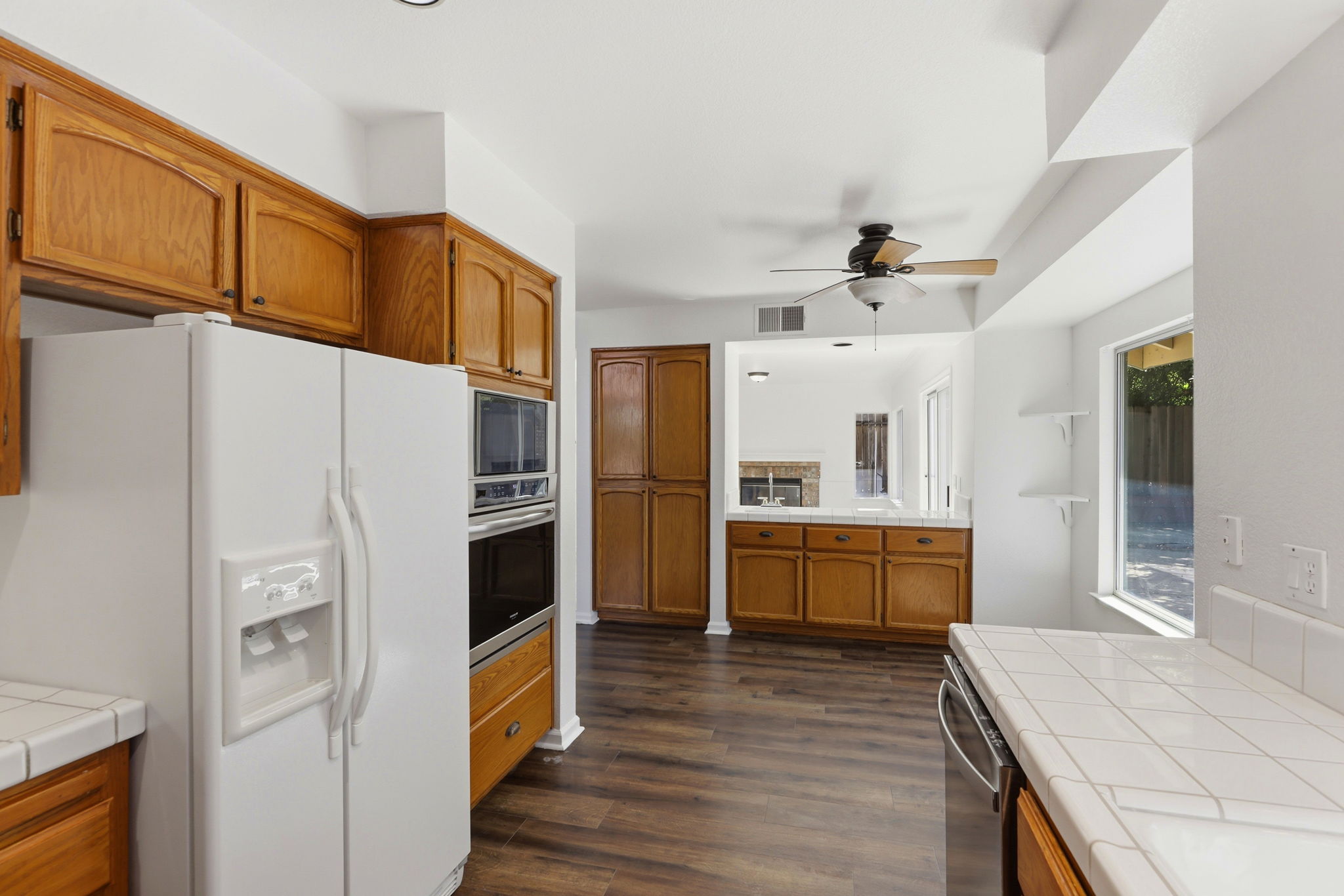 015_F8_5400 Sandpiper Ct