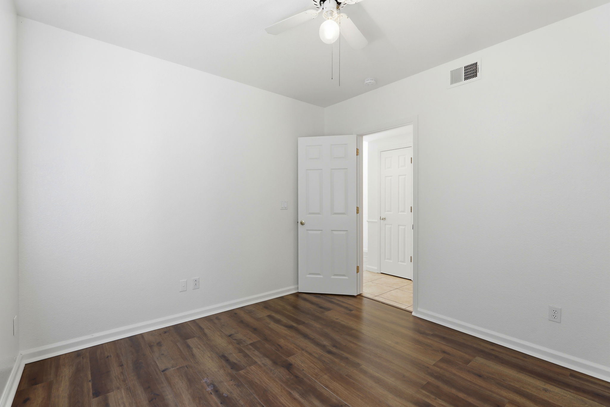 027_F8_5400 Sandpiper Ct