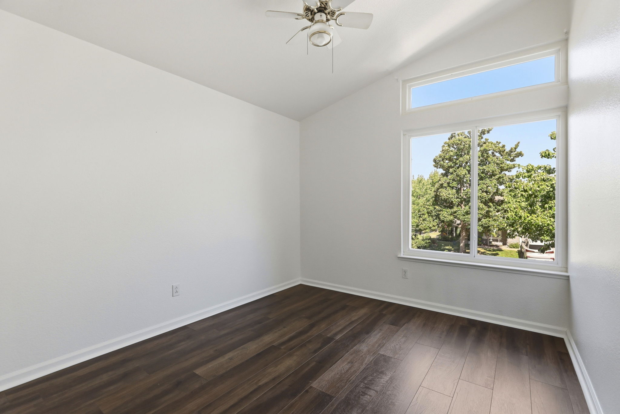 028_F8_5400 Sandpiper Ct