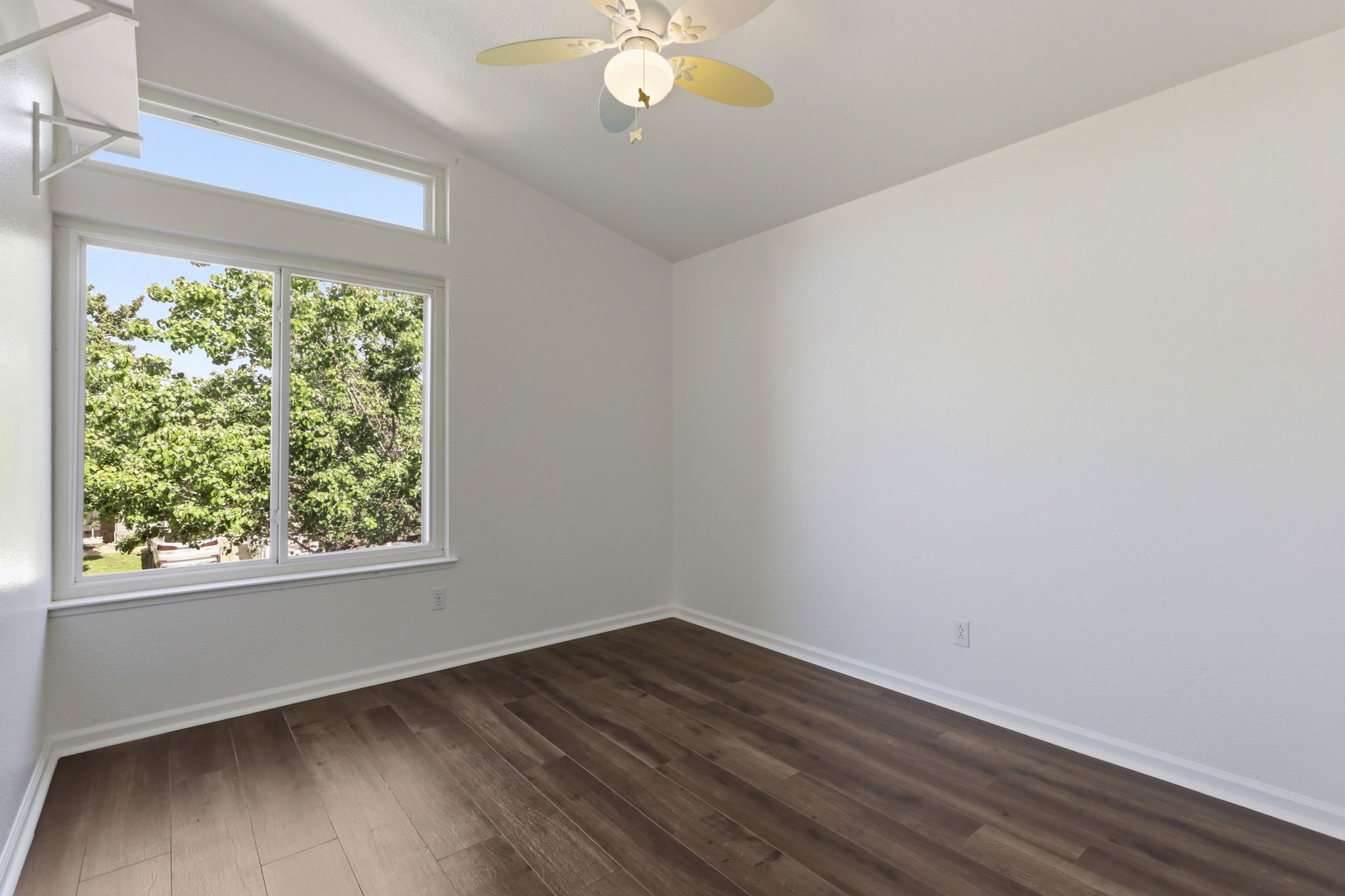 030_F8_5400 Sandpiper Ct