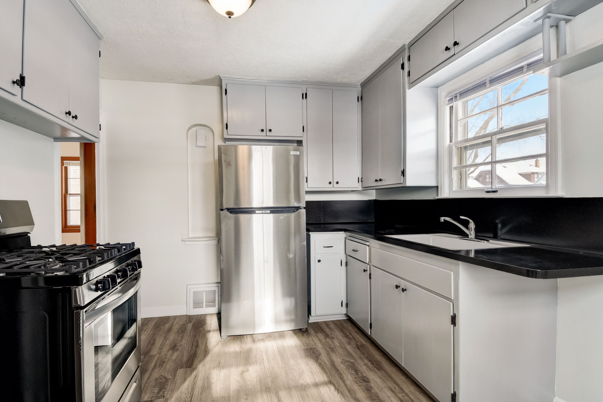 N 40th St-010