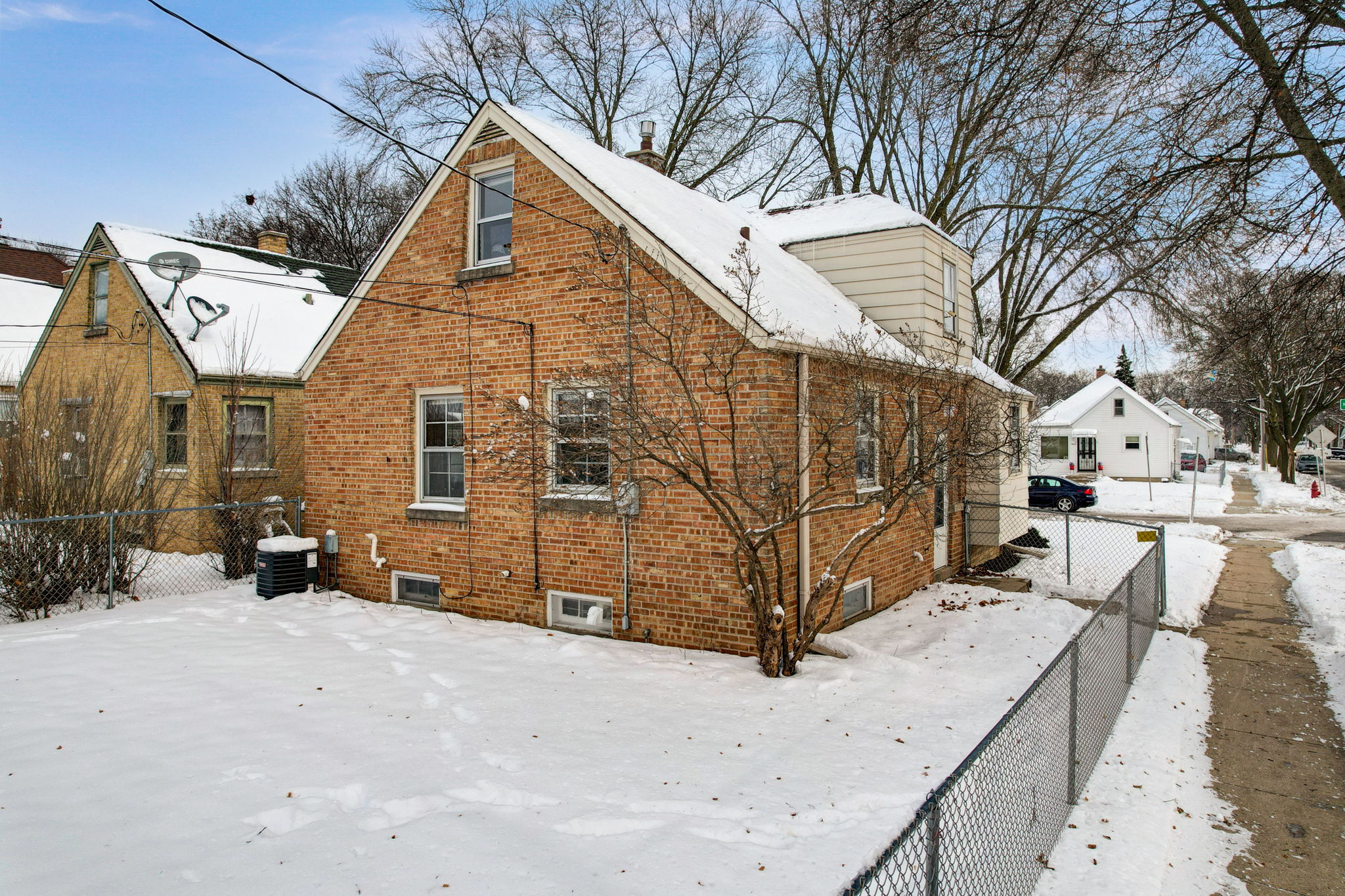N 40th St-044
