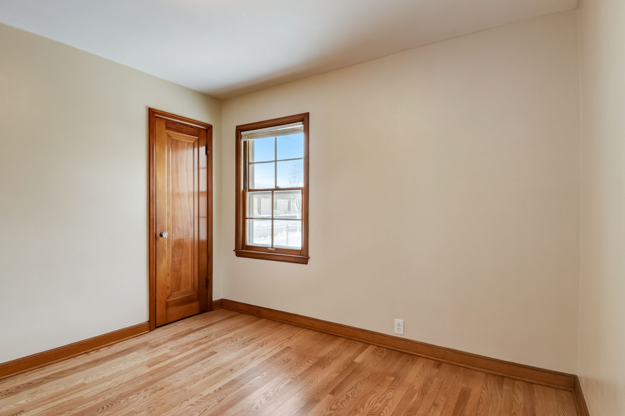 N 40th St-027