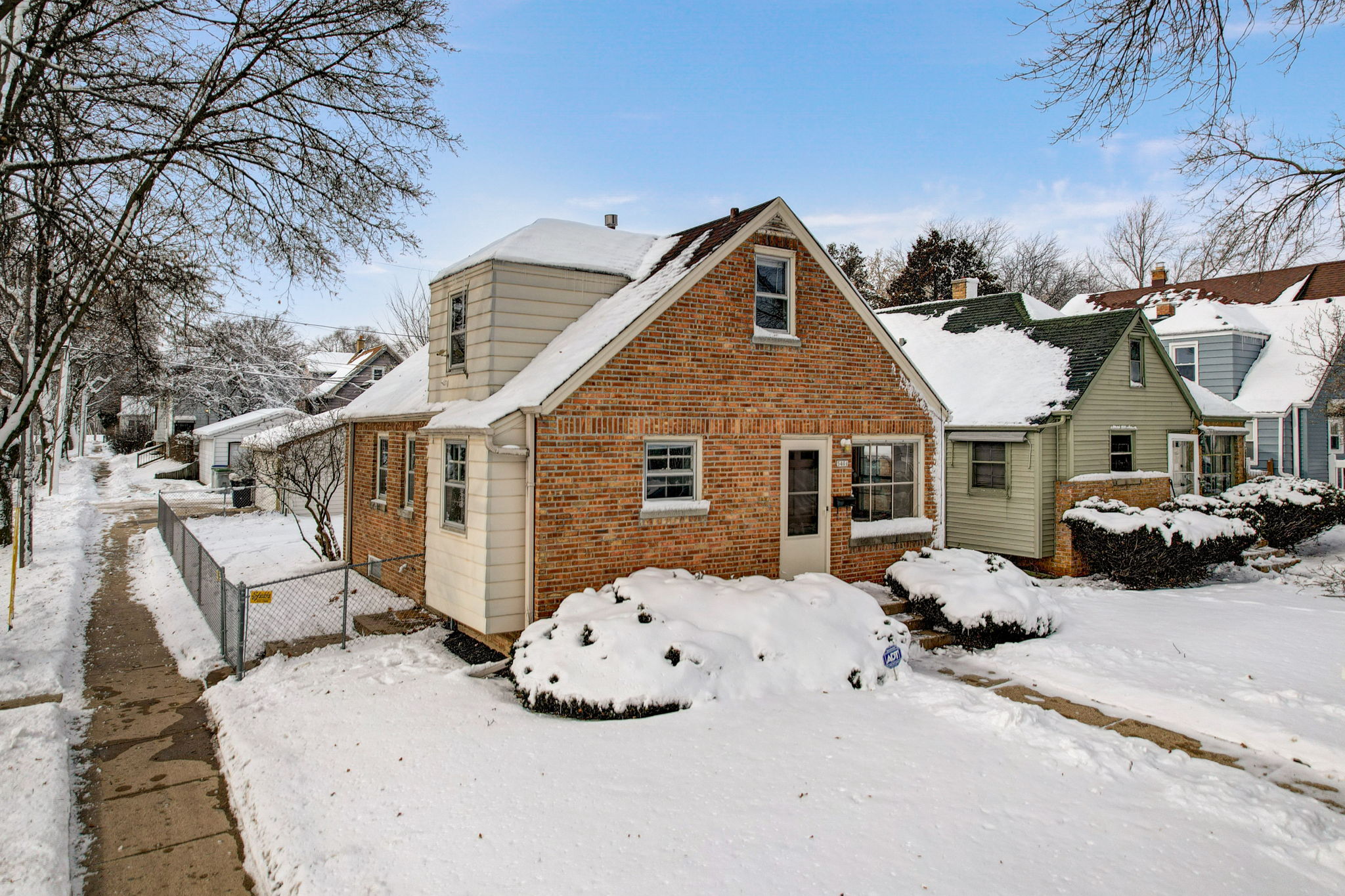 N 40th St-035