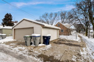 N 40th St-033