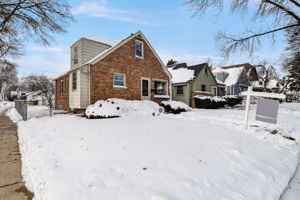 N 40th St-001