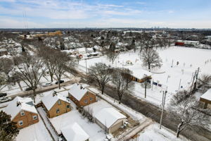 N 40th St-040