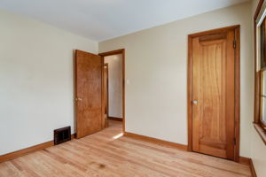 N 40th St-028