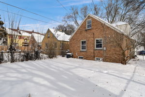 N 40th St-030