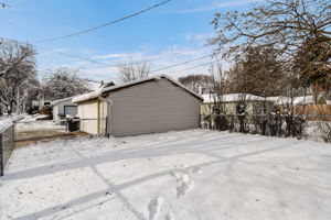 N 40th St-029