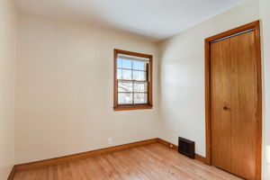 N 40th St-025