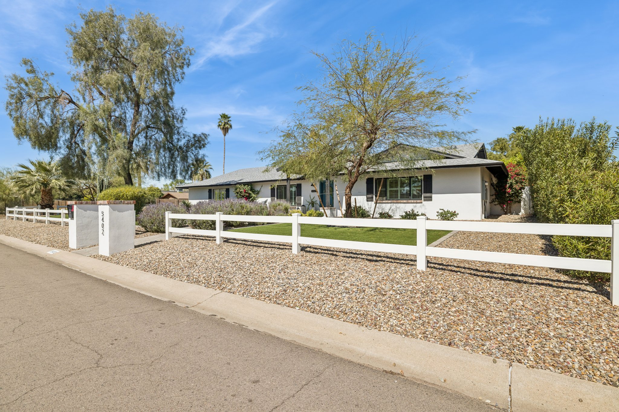 5402 E Corrine Dr - 001.jpg