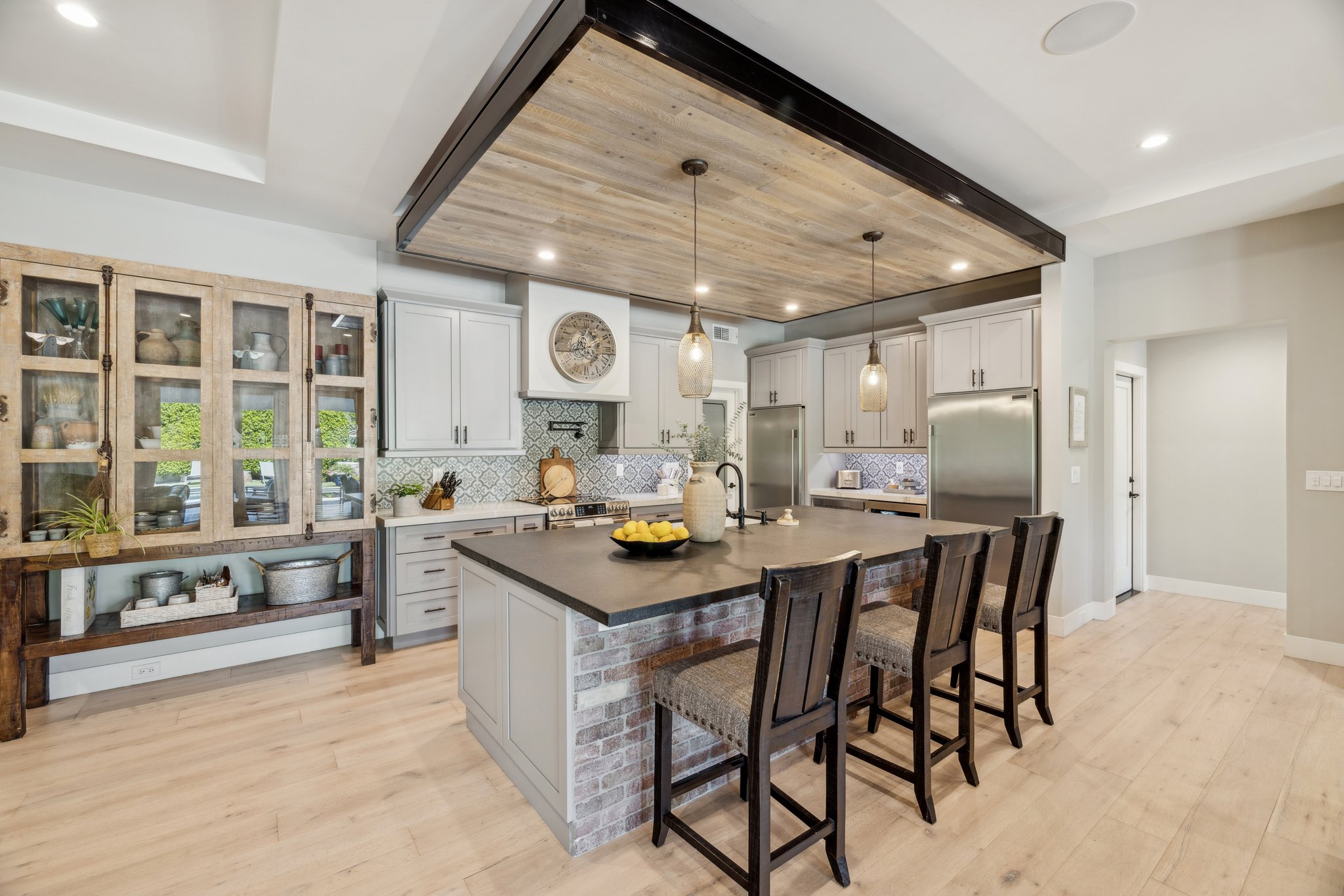 5402 E Corrine Dr - 021.jpg