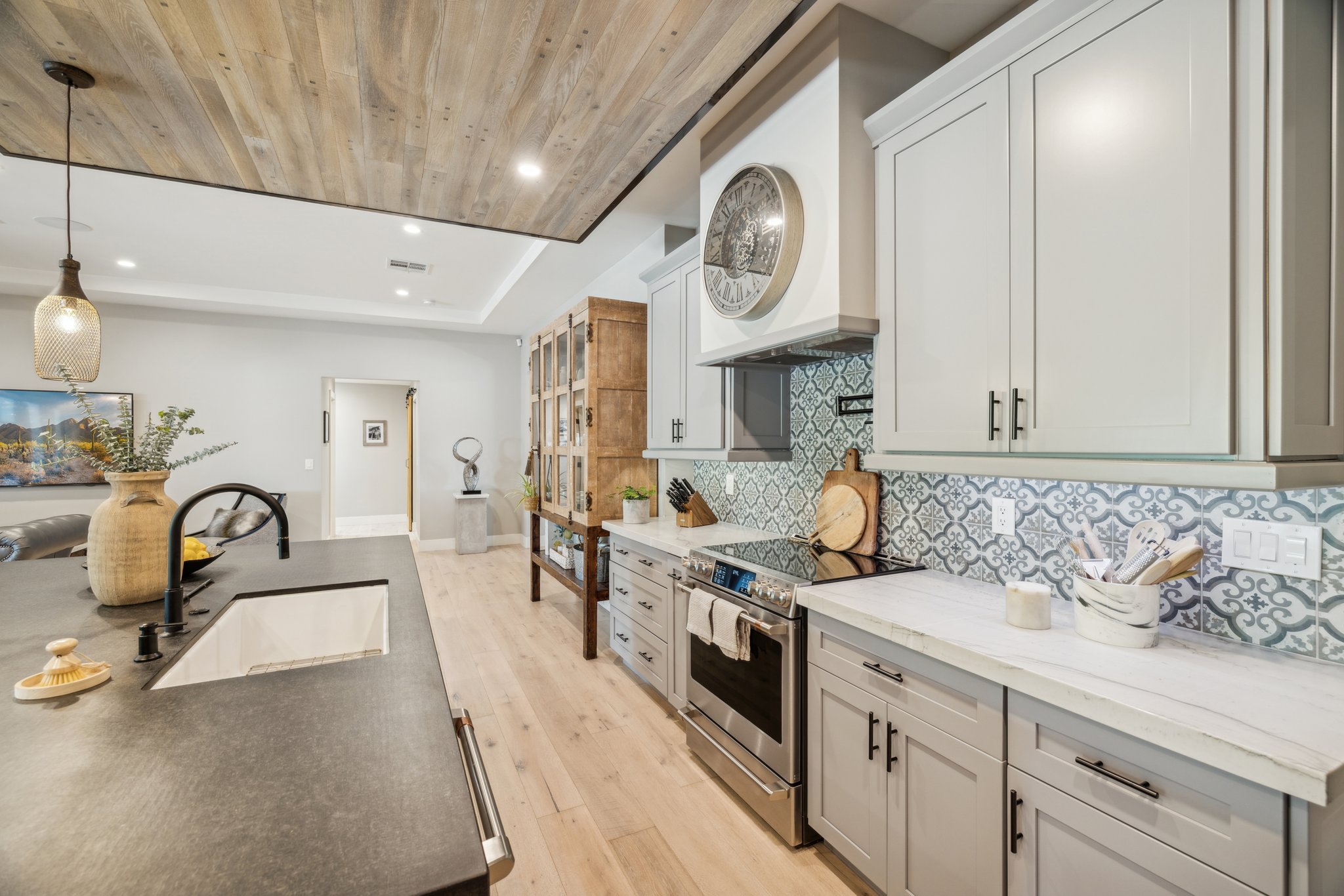 5402 E Corrine Dr - 024.jpg