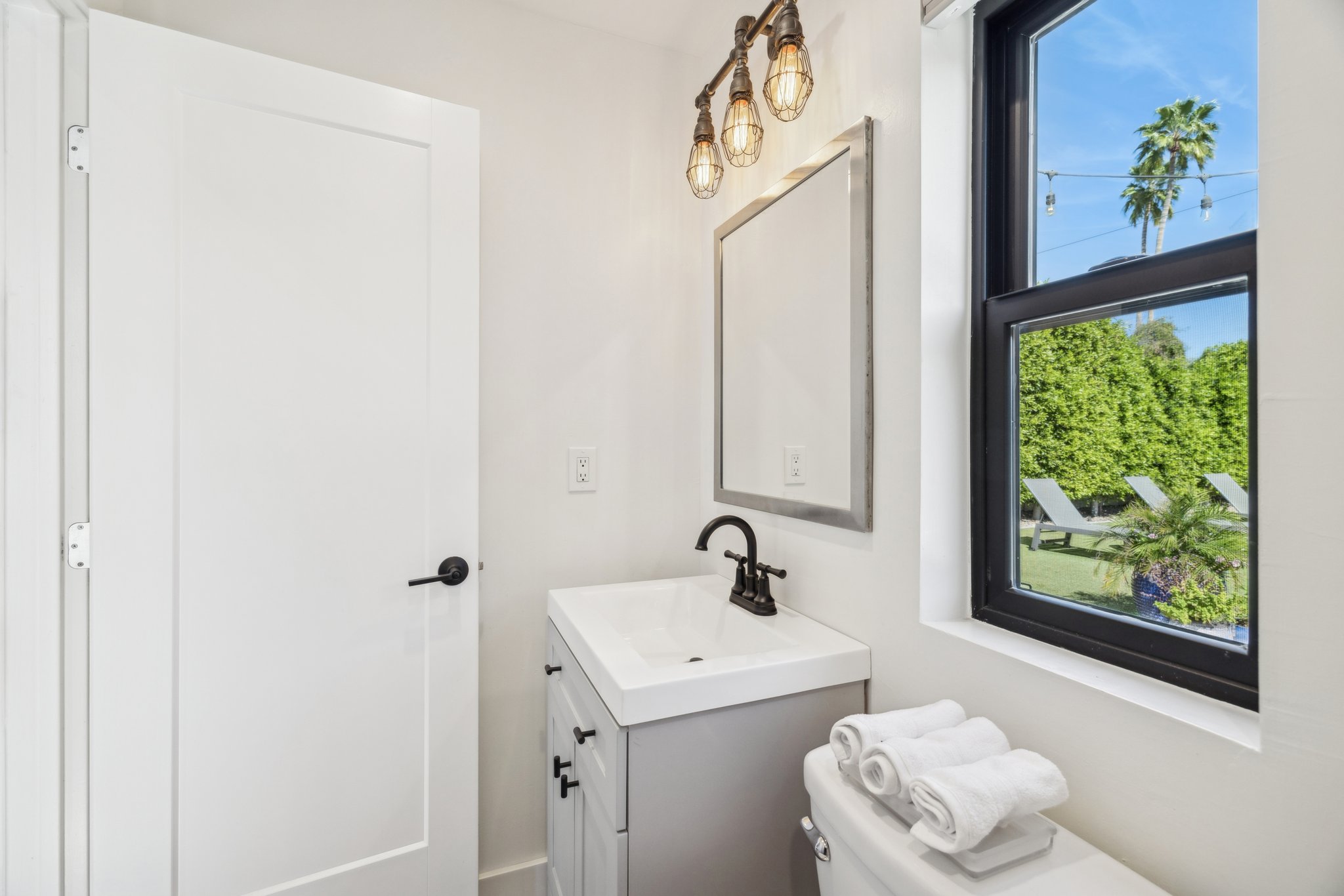 5402 E Corrine Dr - 048.jpg