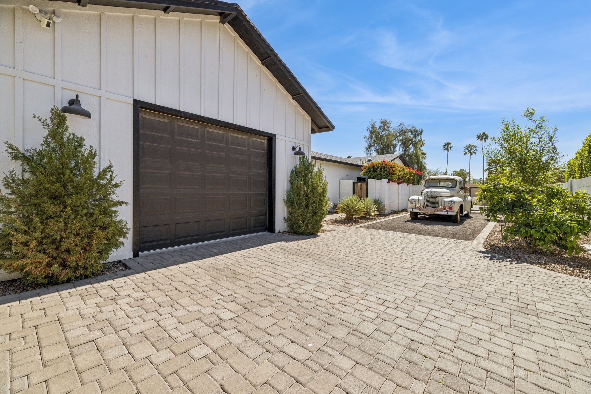 5402 E Corrine Dr - 061.jpg