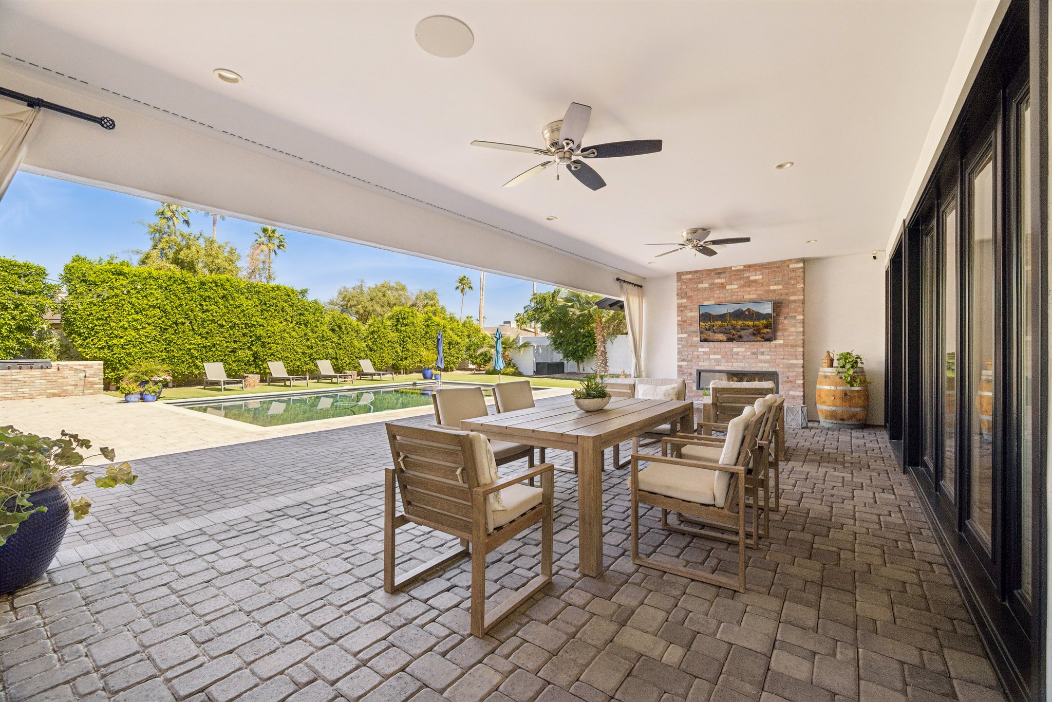 5402 E Corrine Dr - 076.jpg