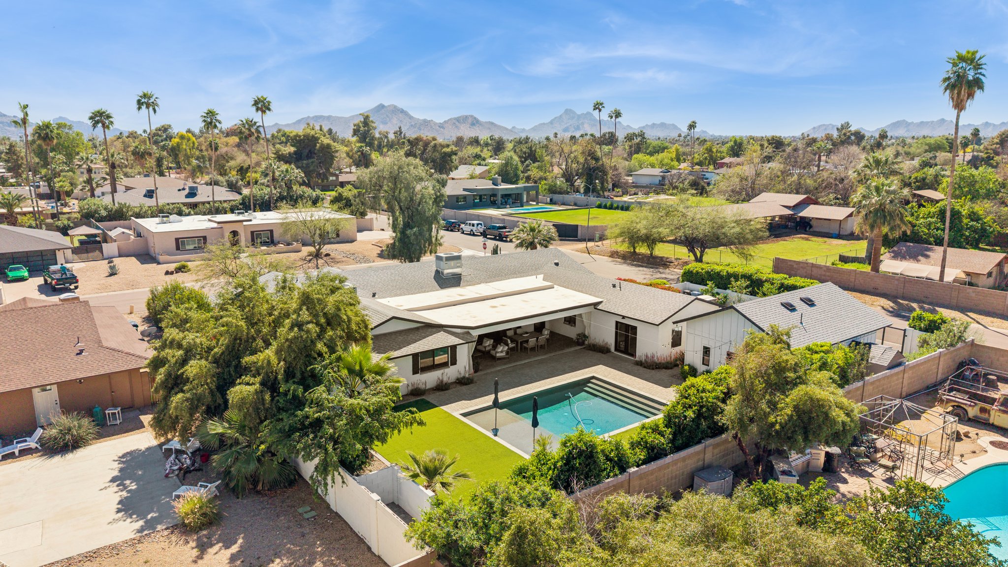 5402 E Corrine Dr - 097.jpg