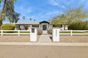 5402 E Corrine Dr - 002.jpg