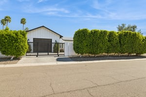 5402 E Corrine Dr - 008.jpg