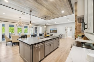 5402 E Corrine Dr - 023.jpg