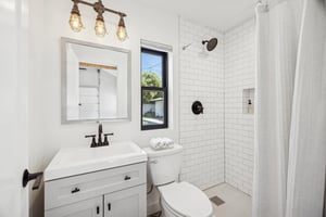 5402 E Corrine Dr - 047.jpg