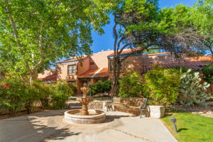 Common Area Courtyard  in front of home