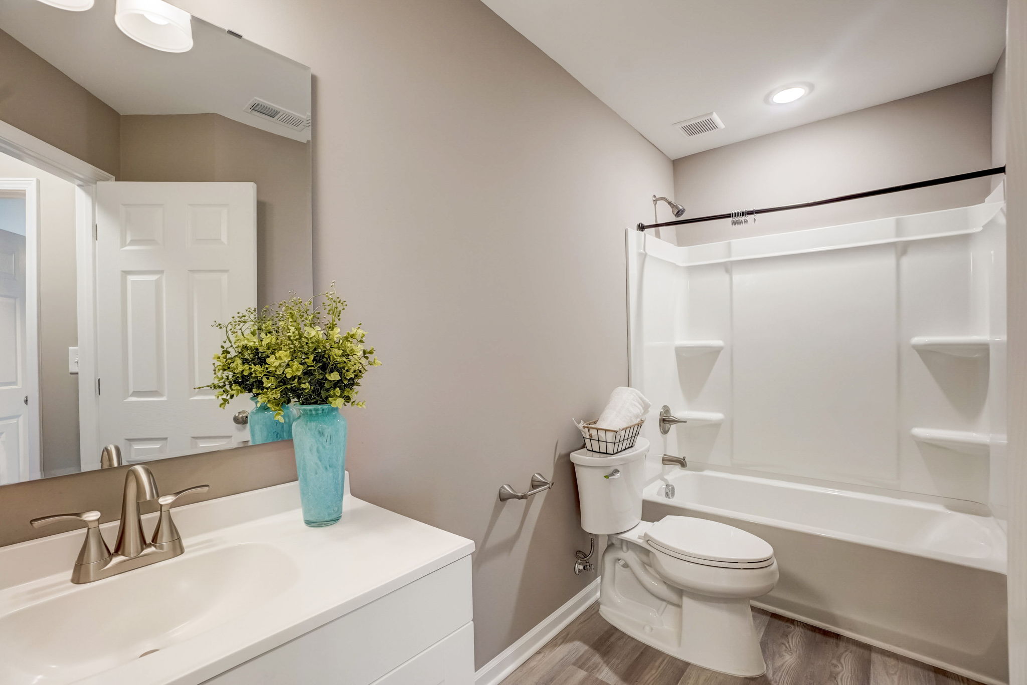 Crescentview Pkwy-028