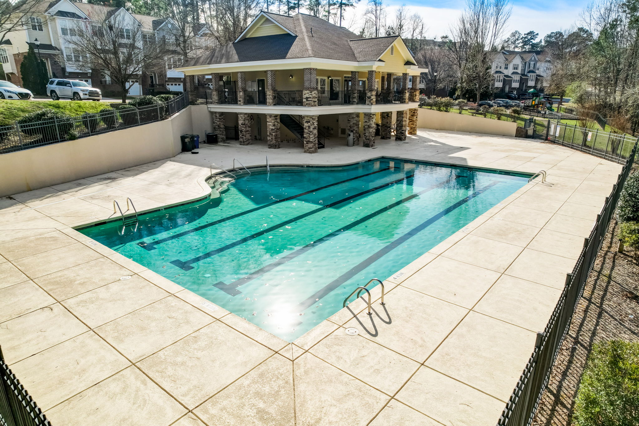 Crescentview Pkwy-050