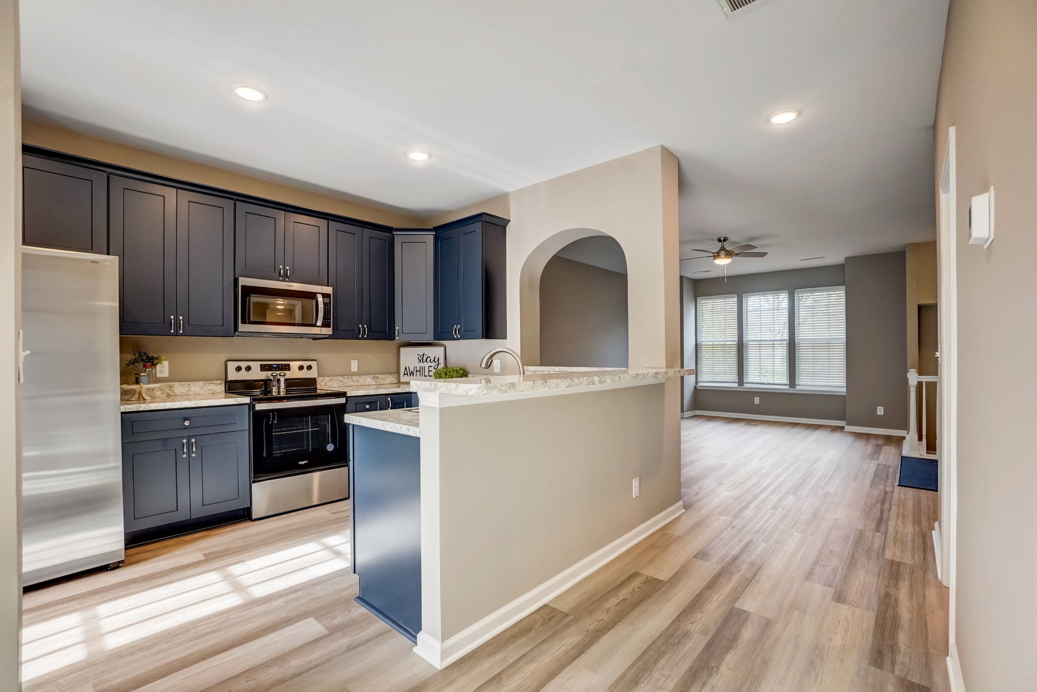 Crescentview Pkwy-012