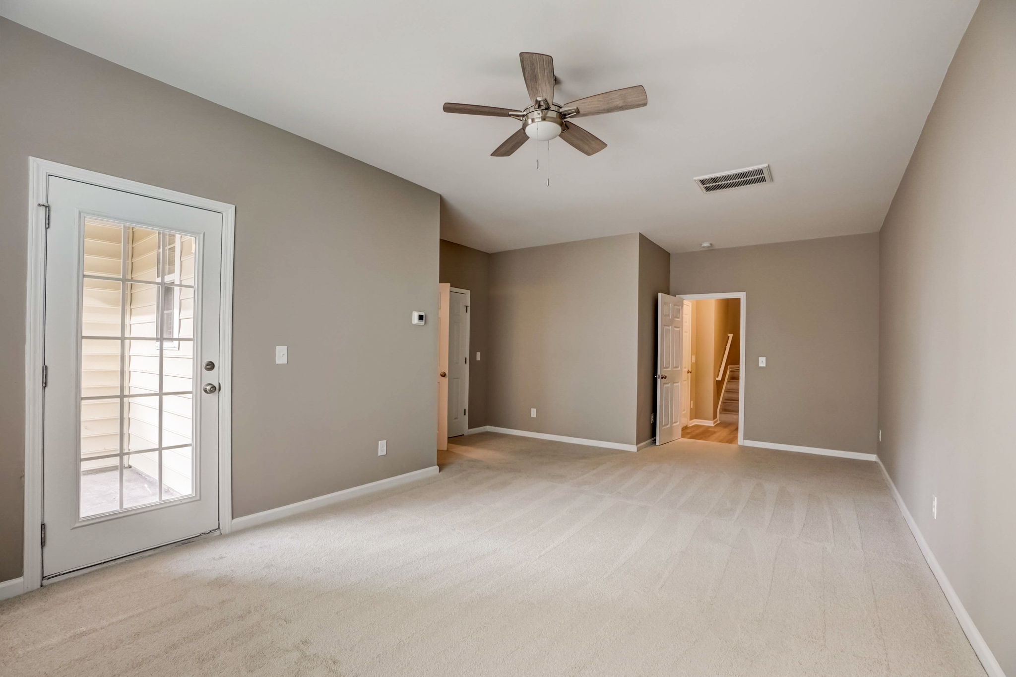 Crescentview Pkwy-020