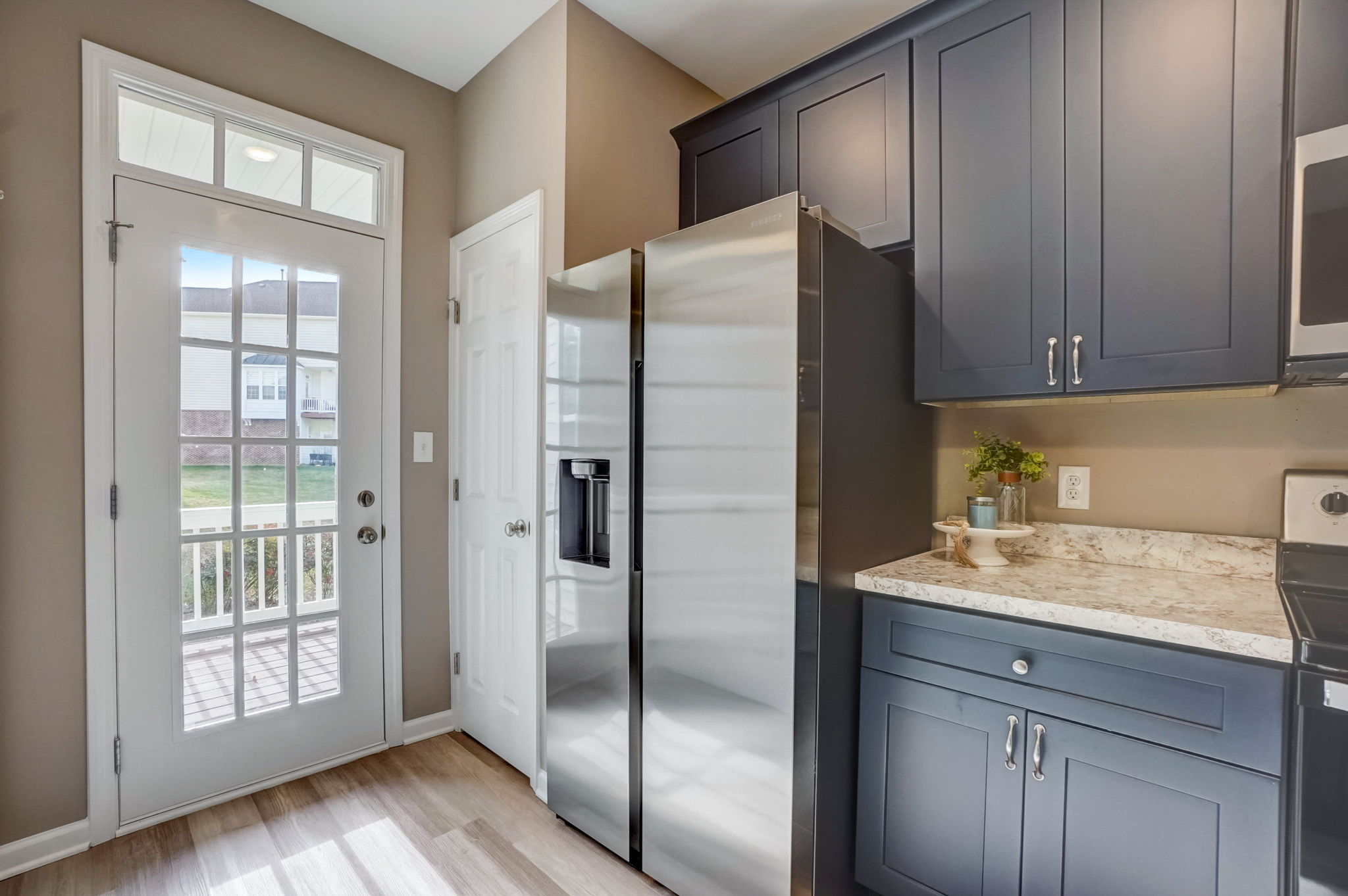 Crescentview Pkwy-017