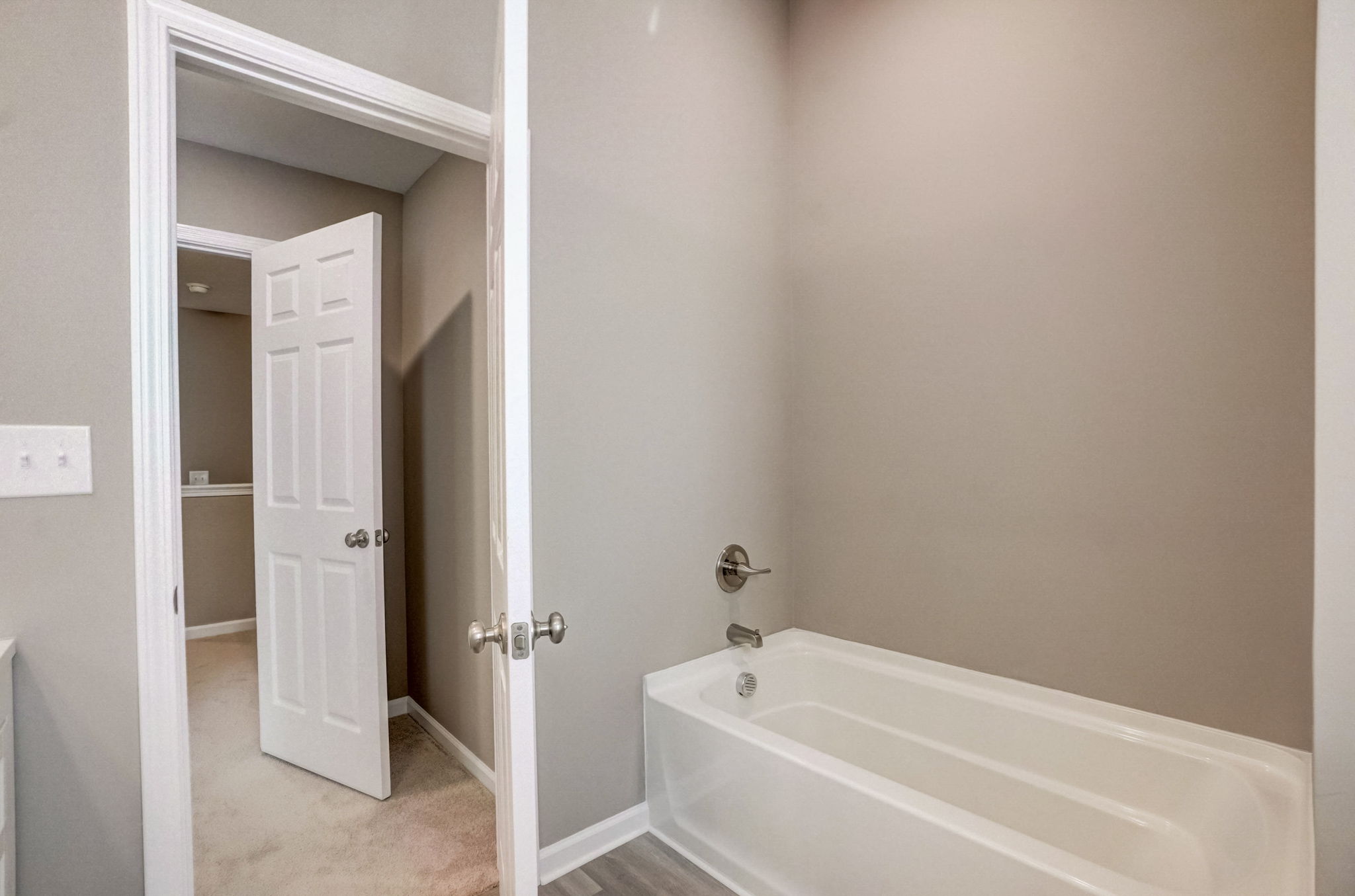 Crescentview Pkwy-038