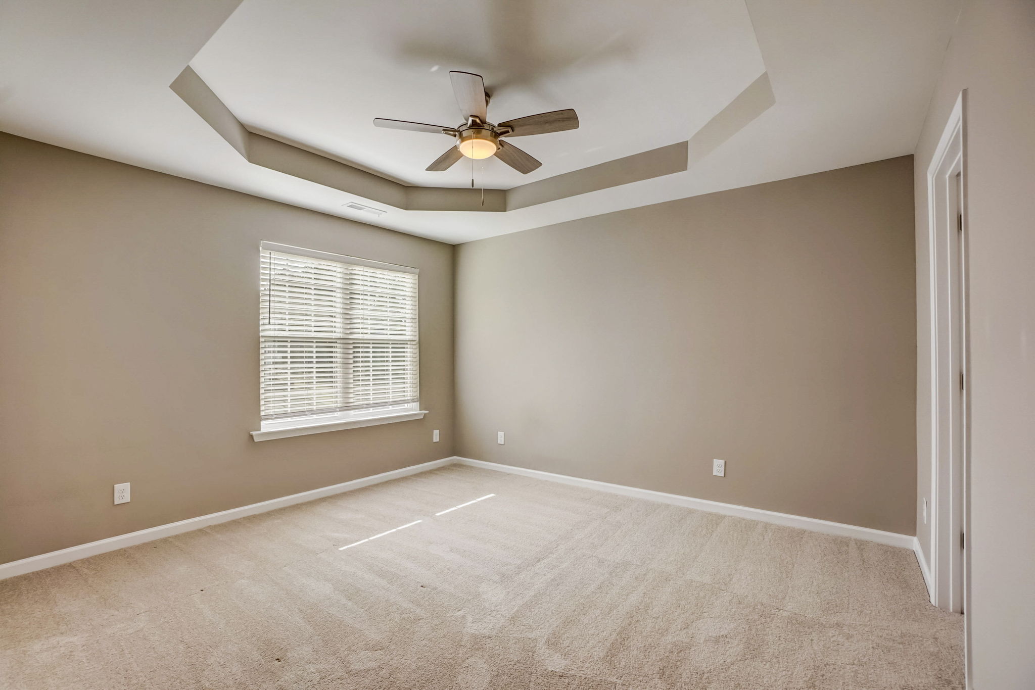 Crescentview Pkwy-033