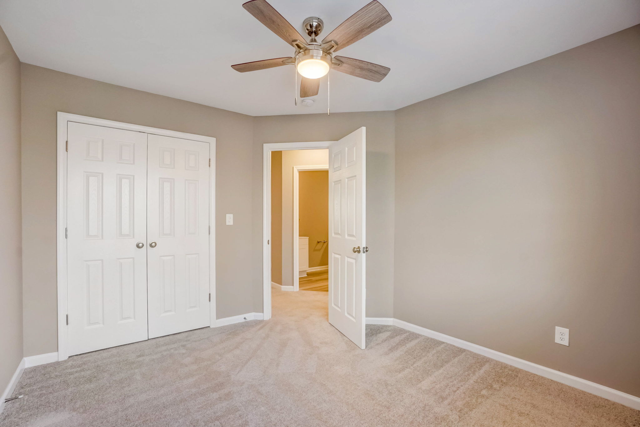 Crescentview Pkwy-025