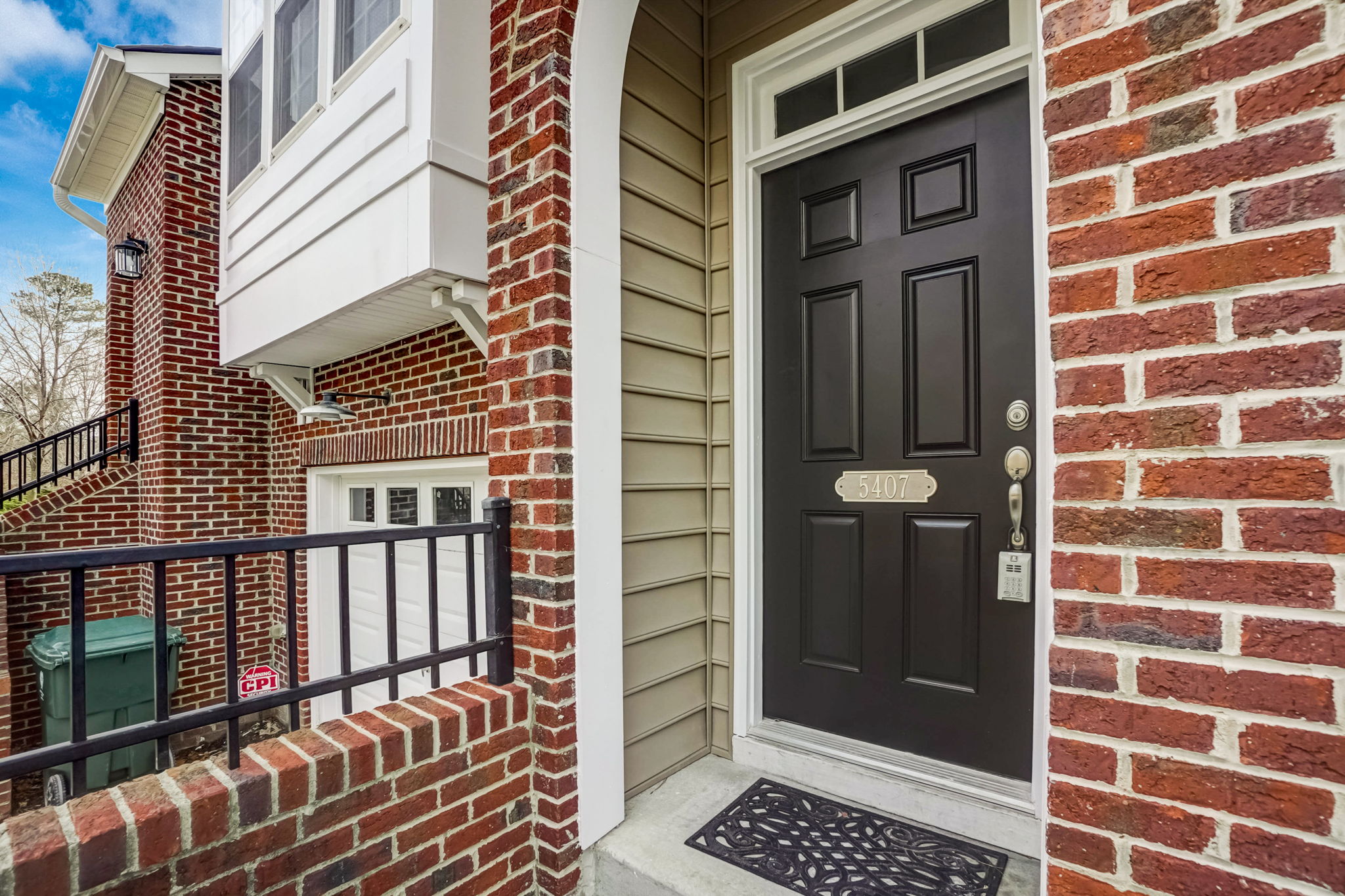 Crescentview Pkwy-004