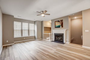 Crescentview Pkwy-007