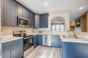 Crescentview Pkwy-014