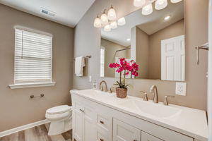 Crescentview Pkwy-036
